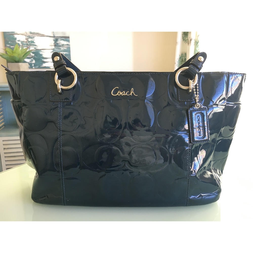 Coach patent leather purse zipper close, blue